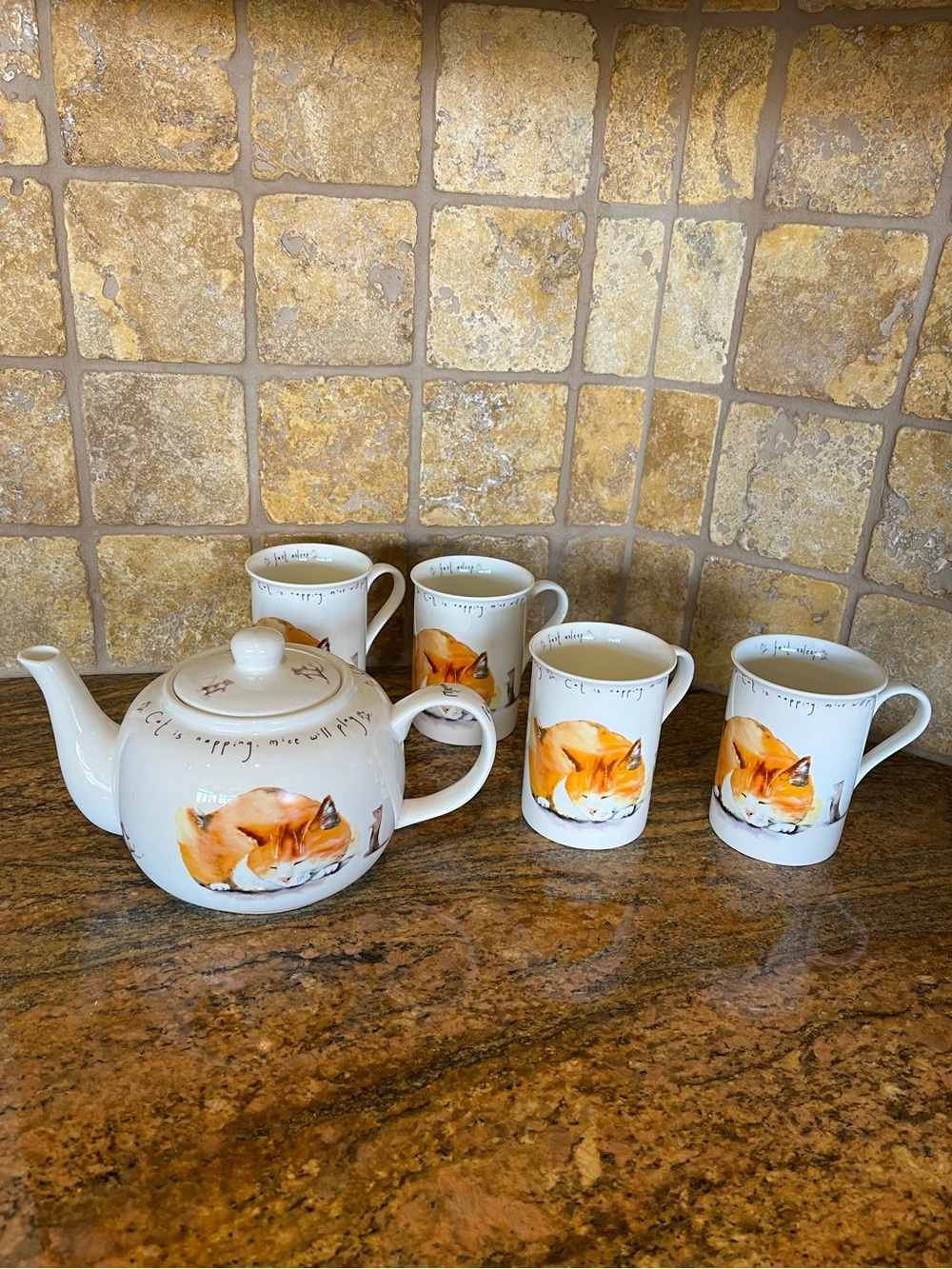 Fine Bone China “Cat & Mouse” Theme Teapot and 4 Cups NWOT